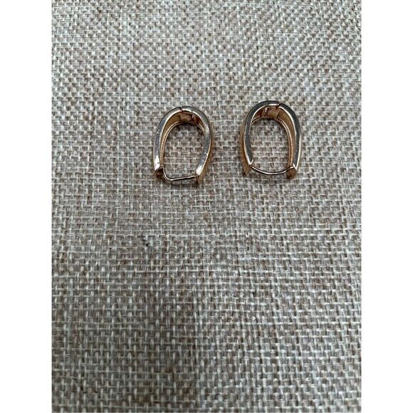 Gold-tone Jewelry Bundle of 3 items Chain Necklace 2 pair Gold-tone Pierced Ear - Picture 10 of 13